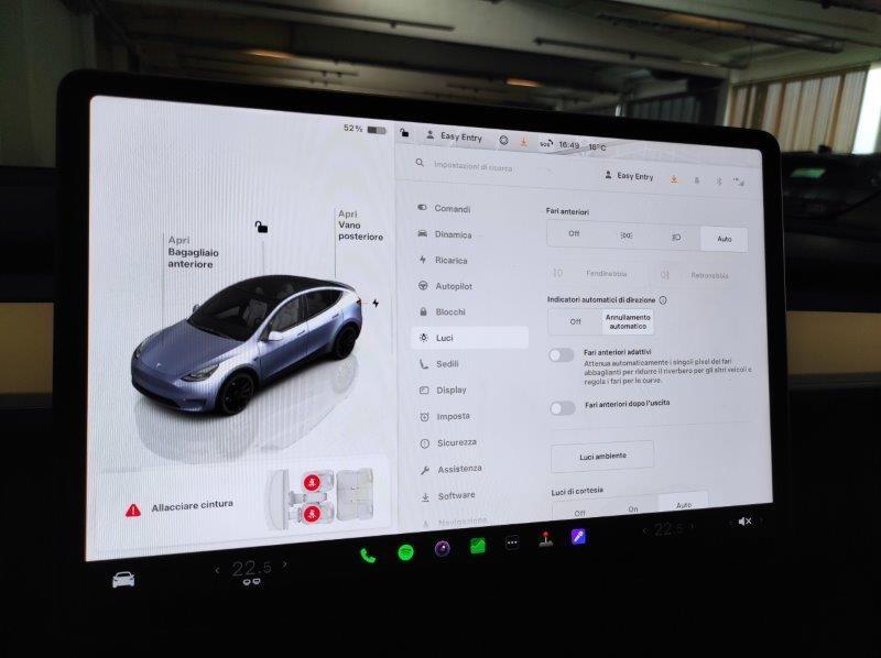 TESLA Model Y - Model Y AWD Performance