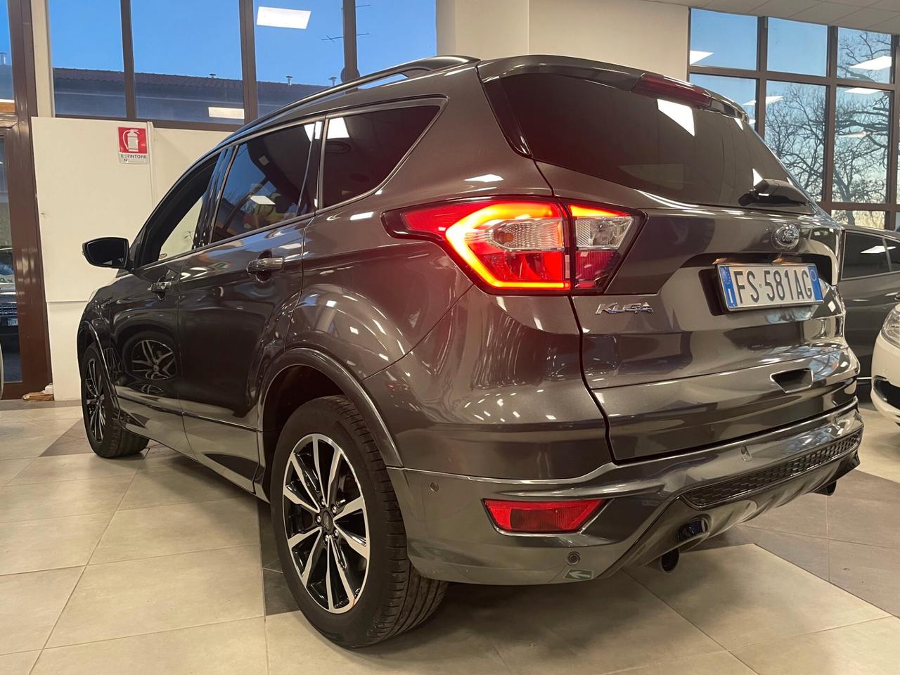 Ford Kuga 1.5 TDCI 120 CV S&S 2WD ST-Line