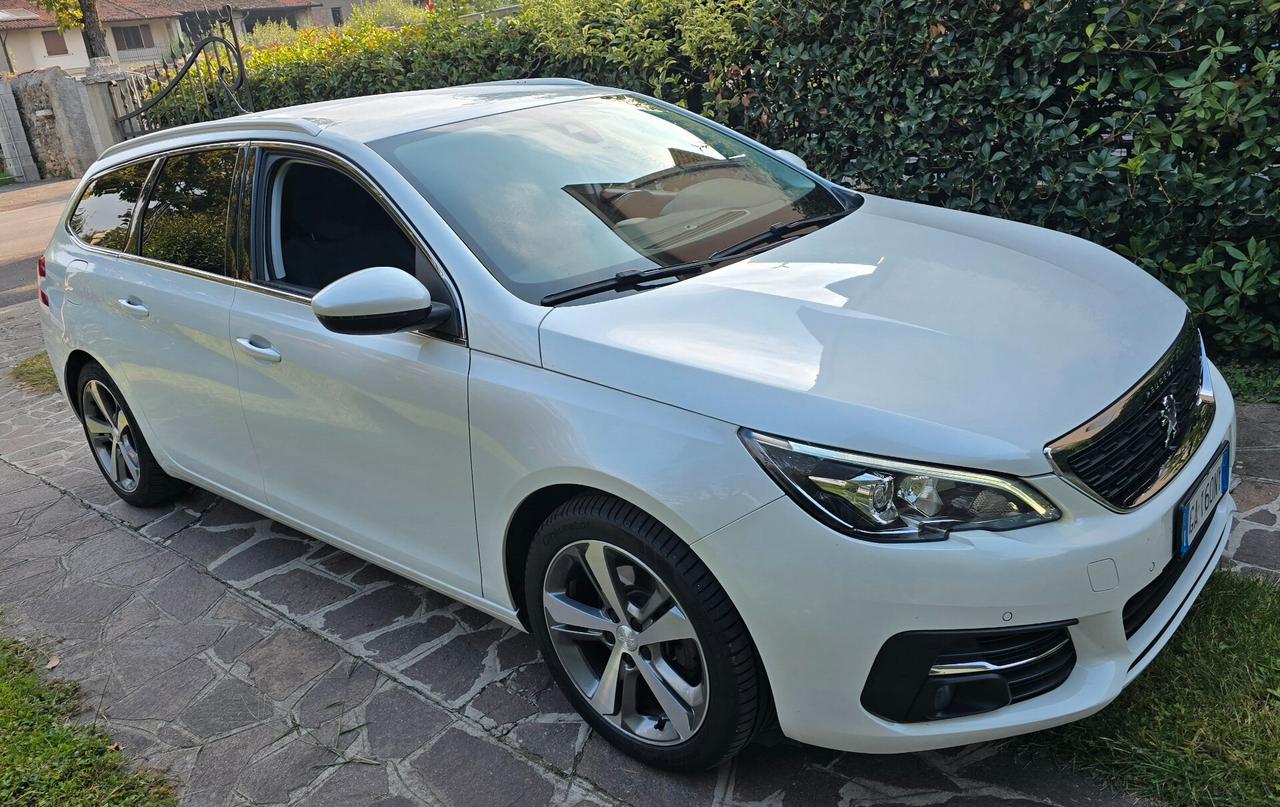 Peugeot 308 BlueHDi 130 S&S SW Allure bianco perla