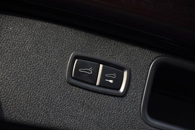 PORSCHE Macan 2.0 T *PDLS*CARPLAY*20"*CAM*