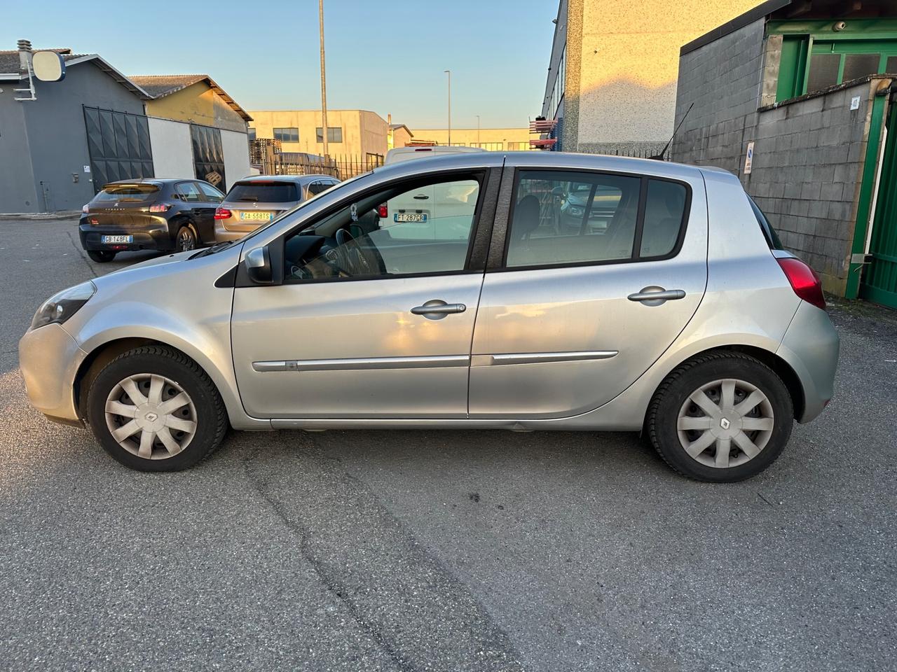 Renault Clio 1.2 BENZINA NEOPATENTATI