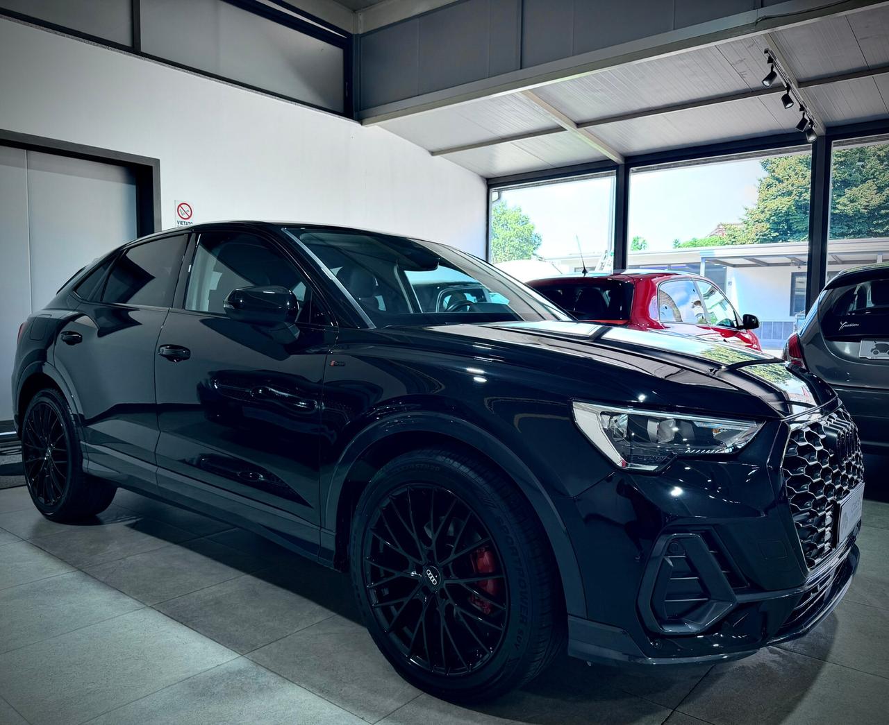 Audi Q3 SPBK 35 2.0 TDI 150CV Black Edition S Line