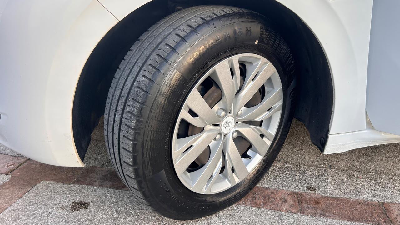 Peugeot 208 1.4 HDi 68 CV