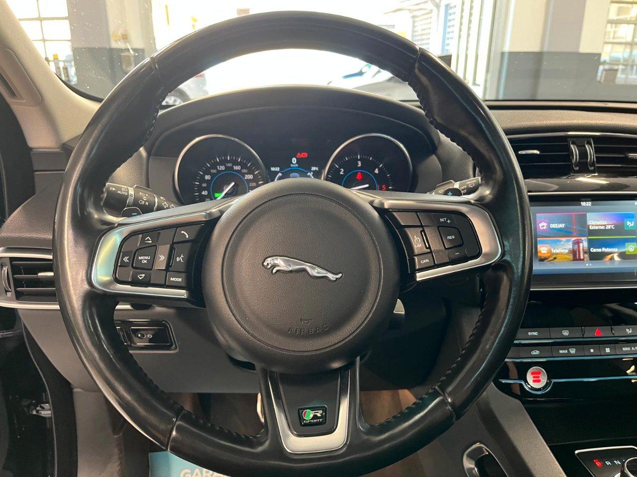 Jaguar F-Pace 2.0d R-Sport awd 180cv auto