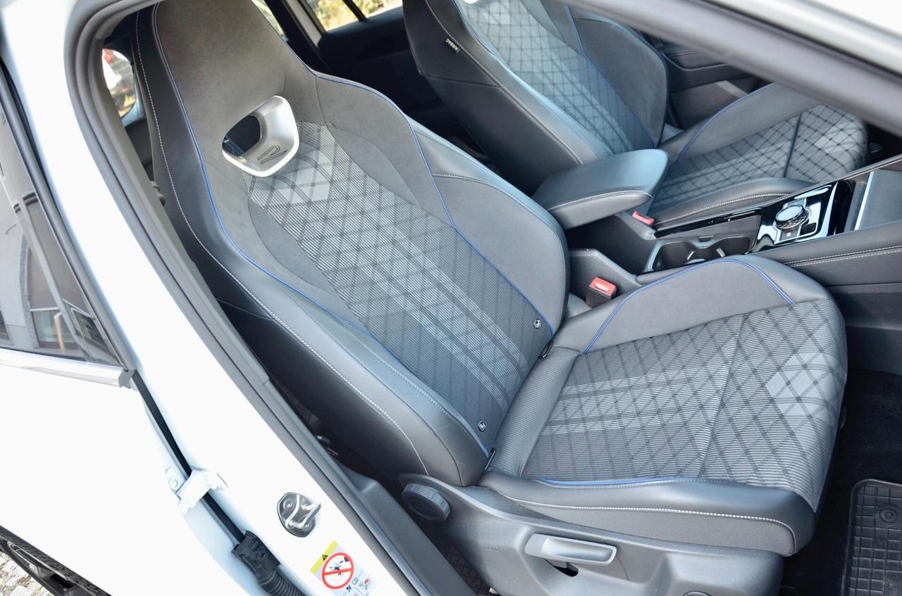 VOLKSWAGEN TIGUAN 2.0 TDI R-LINE 150cv DSG, UNICOPROPRIETARIO, GARANZIA VW 5/28, UFF ITALIANA, IQ LED, SEDILI A GUSCIO, 19″, PERMUTE