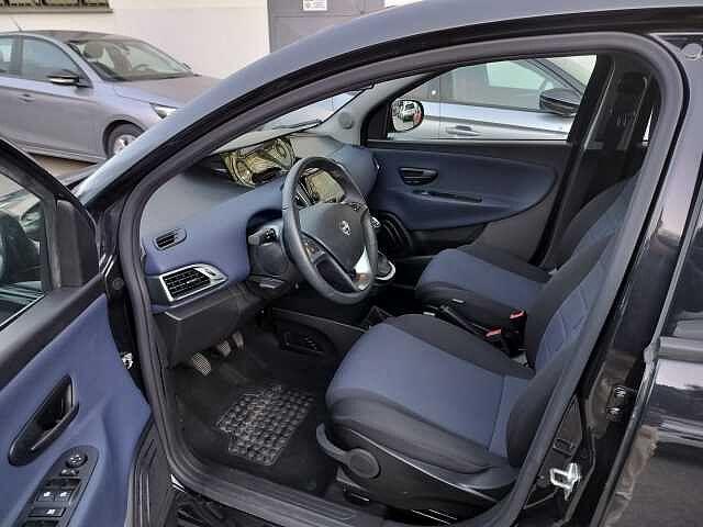 Lancia Ypsilon 1.0 FireFly 5 porte S&S Hybrid Platino