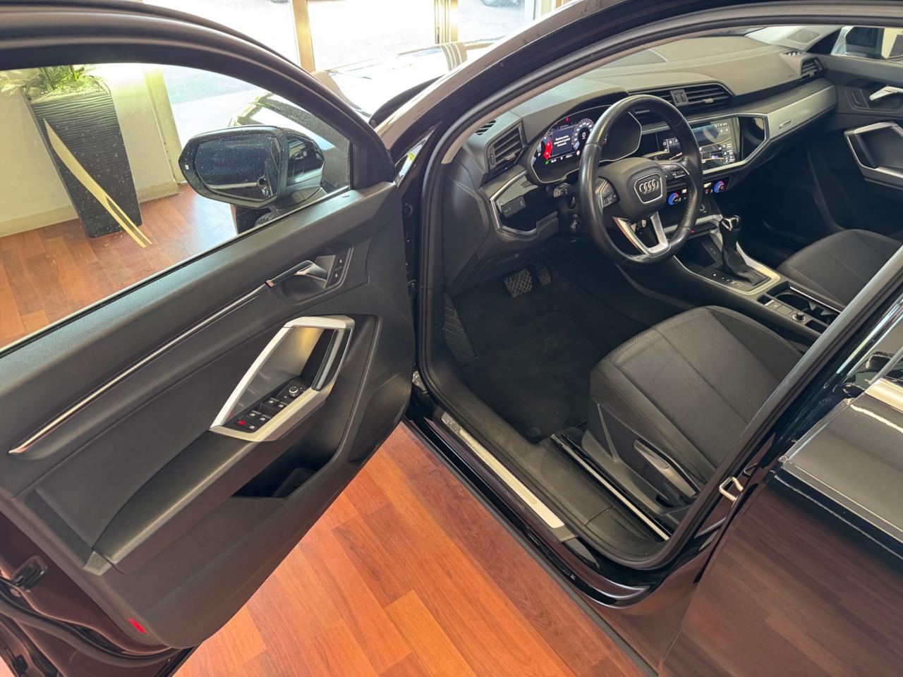 AUDI Q3 35 TDI S TRONIC ADVANCED