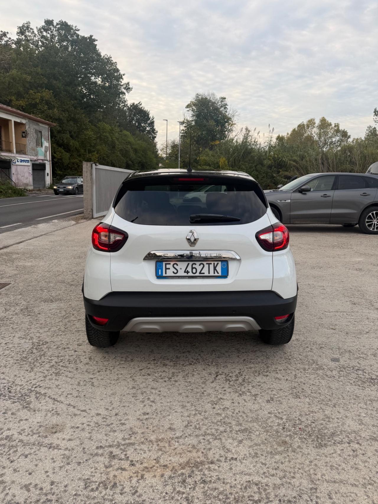 Renault Captur dCi 8V 90 CV EDC Initiale Paris