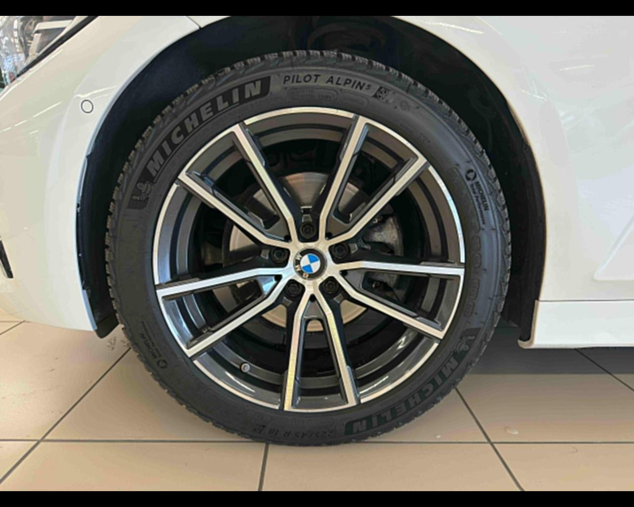 BMW Serie 3(G20/1-80/1) - 320i Touring Luxury