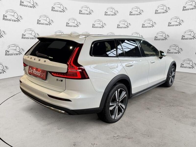 Volvo V60 Cross Country B4 D AWD autom. ULTIMATE