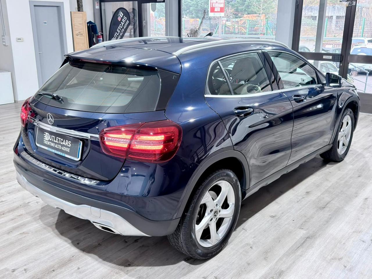 MERCEDES GLA 180d PREMIUM MANUALE 2017