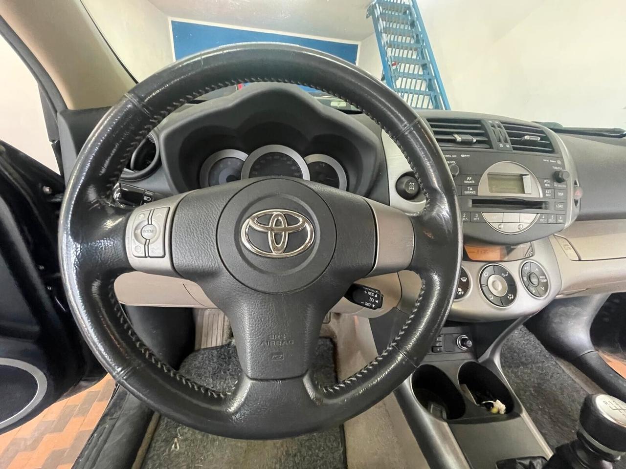 Toyota RAV 4 RAV4 2.2 D-4D 177 CV Luxury