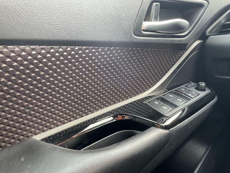 Toyota C-HR C-HR 1.8 Hybrid E-CVT Lounge