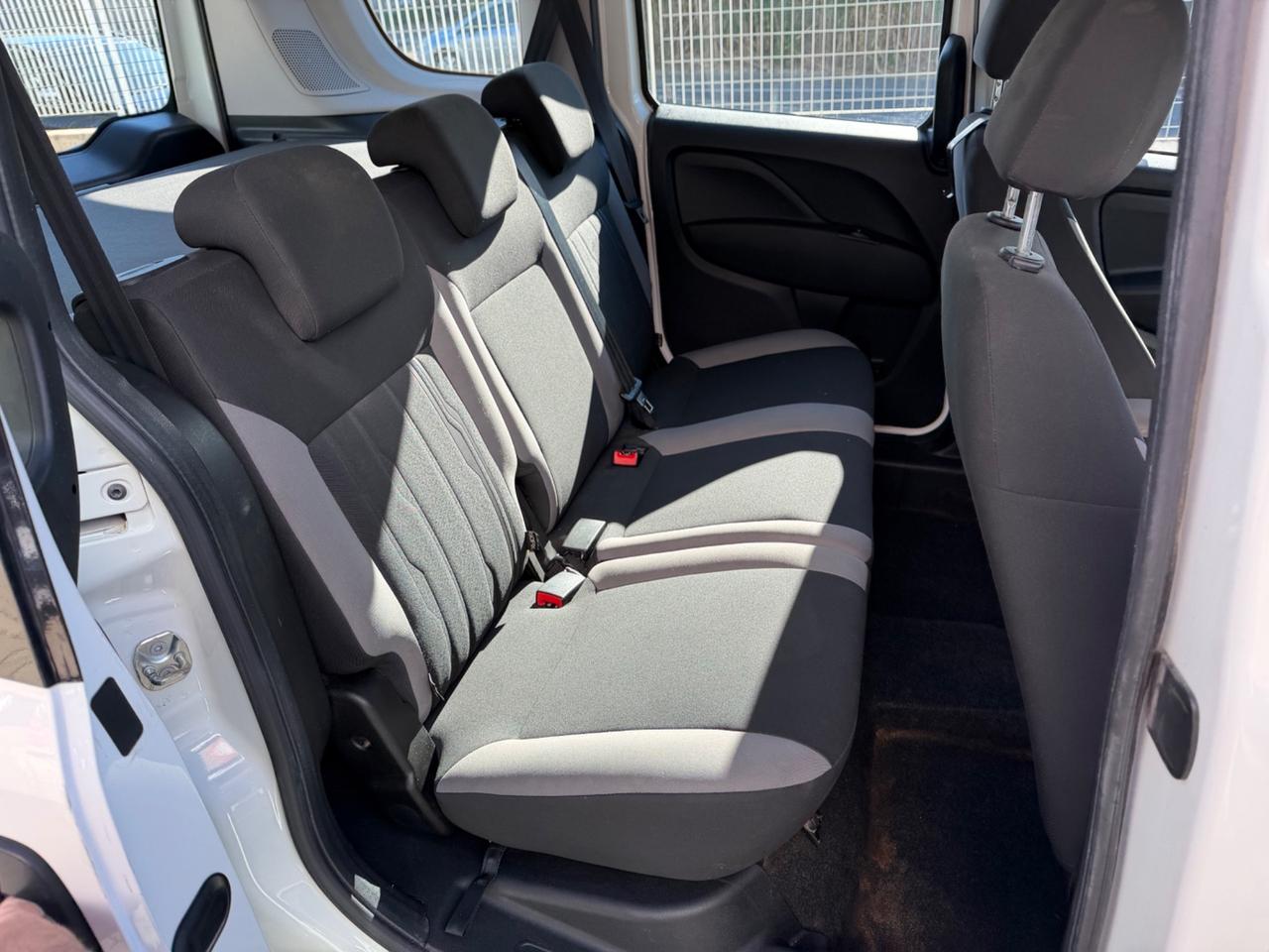 FIAT DOBLO 1.6 DIESEL AUTOCARRO CON POSTI