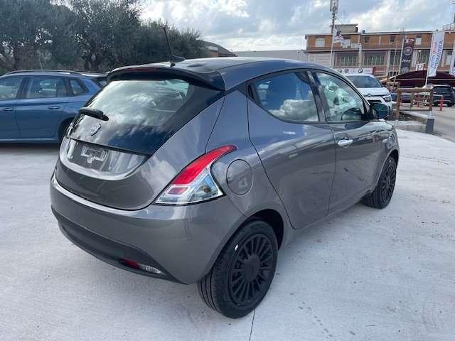 Lancia Ypsilon 1.0 firefly hybrid Silver Plus s