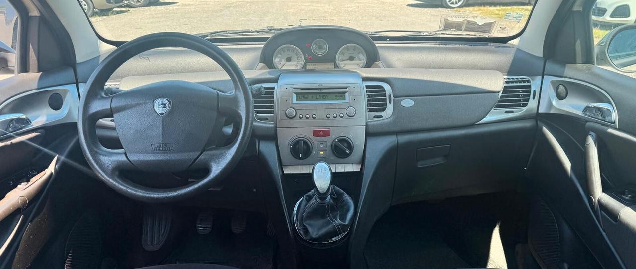 Lancia Ypsilon 1.4 Platino