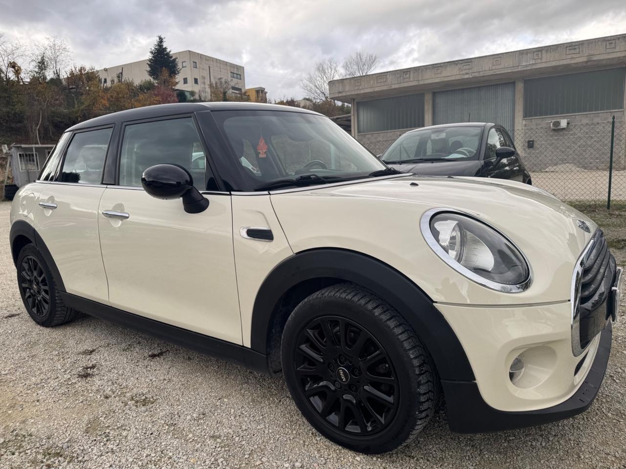 Mini 1.5 Cooper D 116 Cv 5 porte Neopatentati