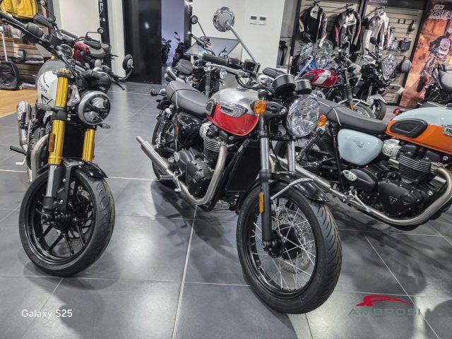 TRIUMPH Bonneville Bobber T100 (MY21)