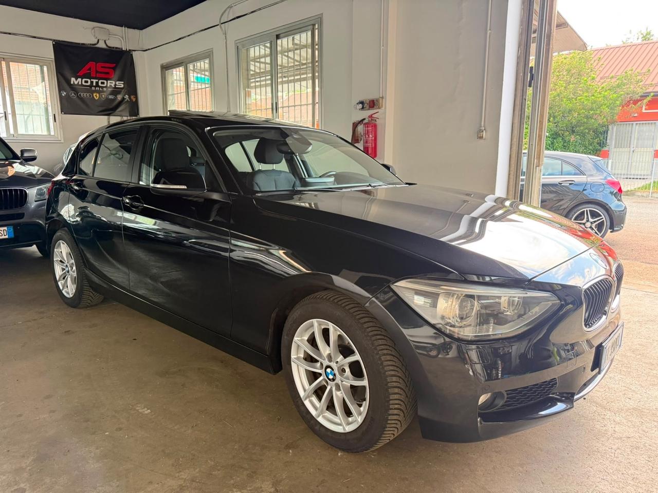Bmw 118 118d 5p. Urban TETTO APRIBILE