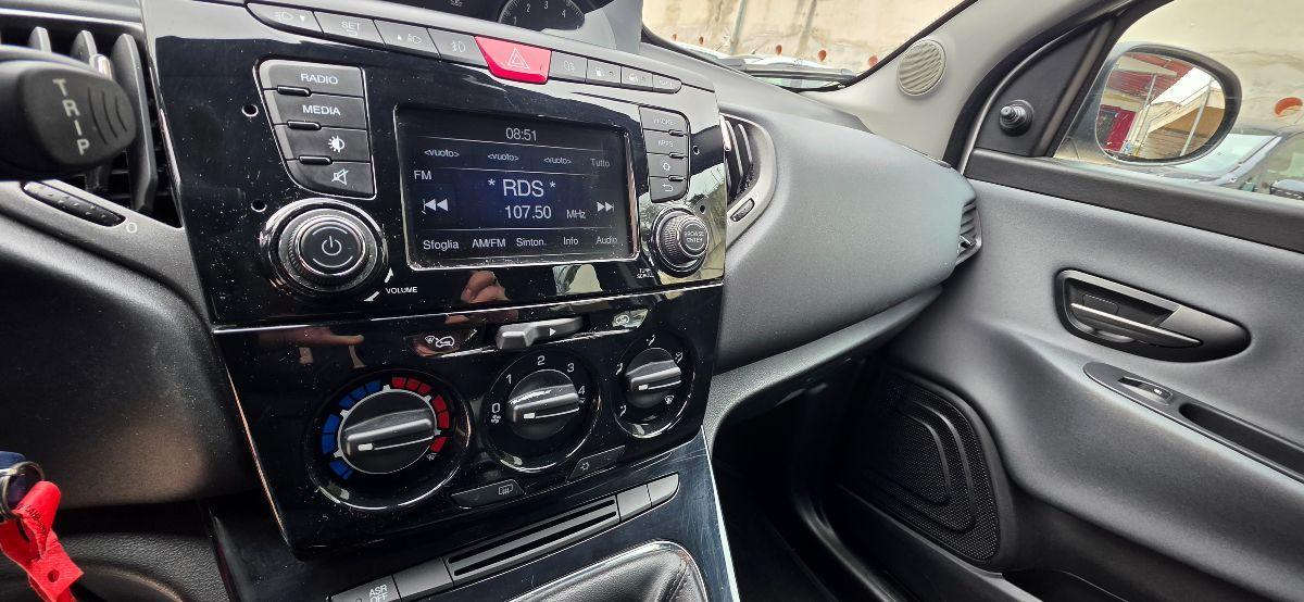 LANCIA Ypsilon 1.2 69 CV 5p. GPL Ecochic Silver