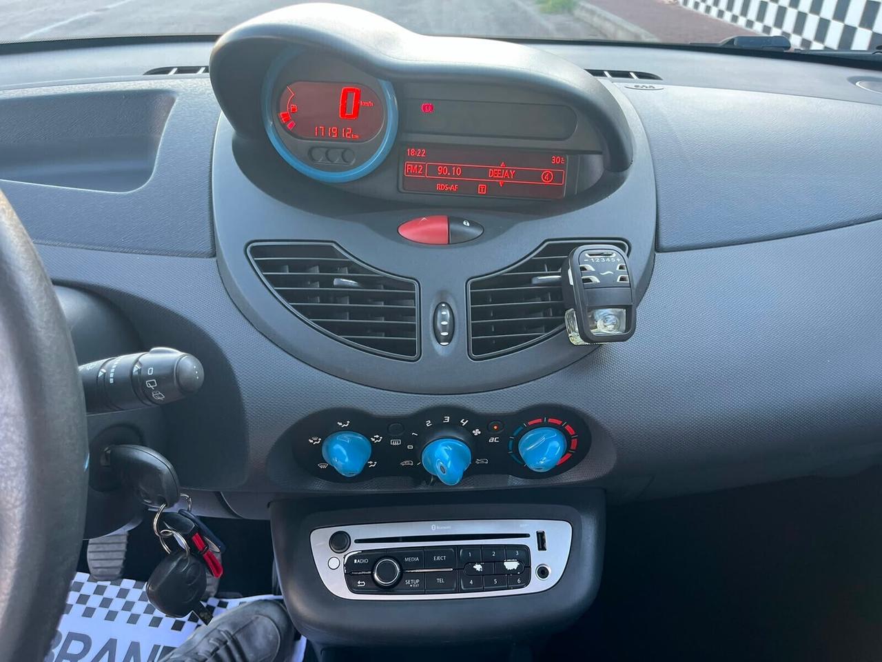 Renault Twingo 1.2 Live - 2012