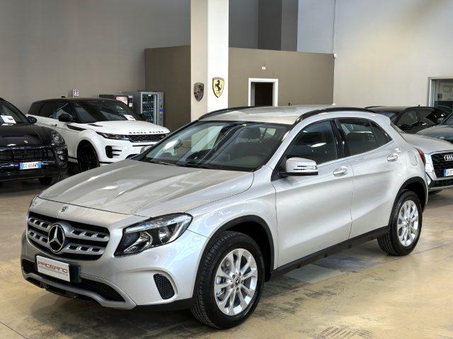 MERCEDES-BENZ GLA 180 d Automatic Sport - 17" - Telecamera - Navi - IVA