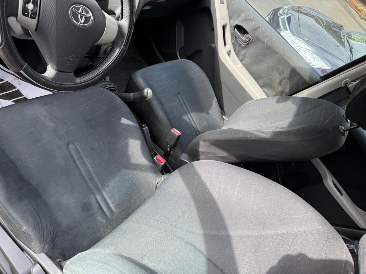 Toyota Yaris 1.0 5 porte Sol