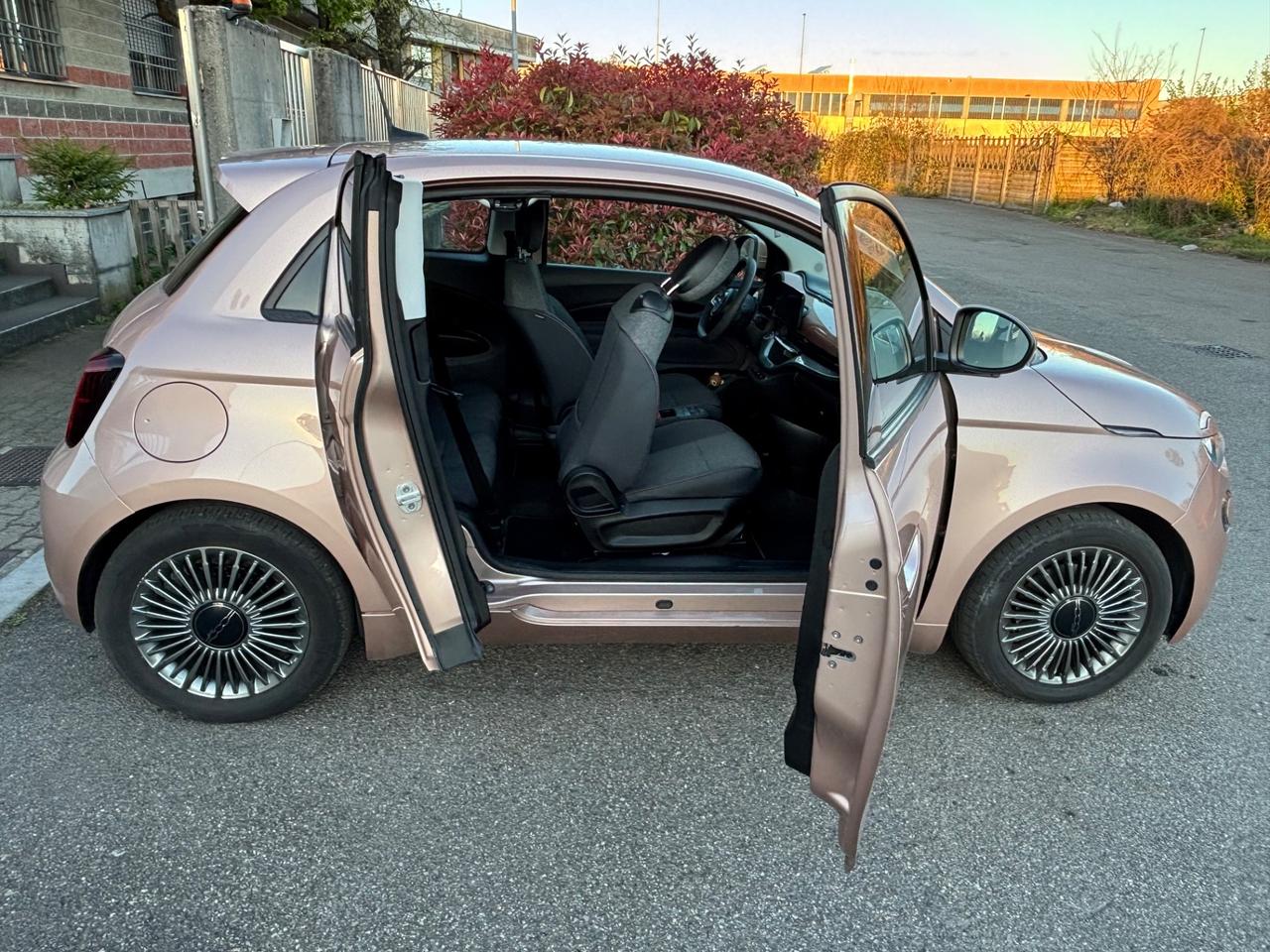 Fiat 500 500e 3+1 42 kWh Icon km 260 a piena carica