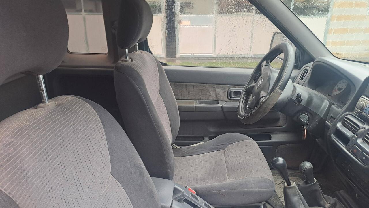 Nissan NAVARA Pick Up CABINASINGOLA