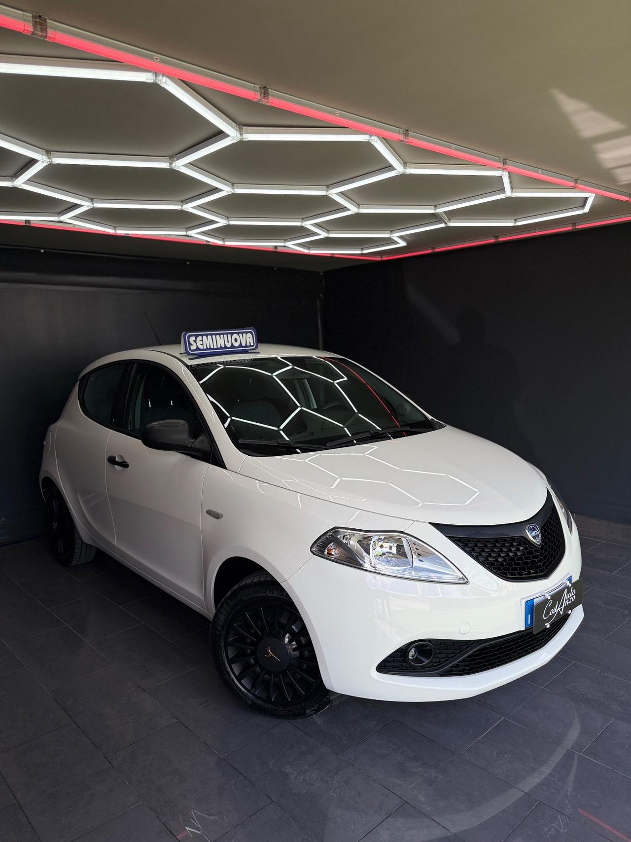 Lancia Ypsilon 1.2 Benz 69cv Platinum 11/2020 Nuova