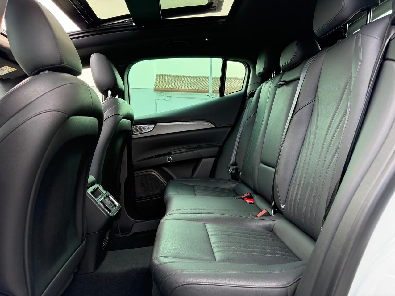 Maserati Grecale MHEV 300 CV AWD GT tetto apribile