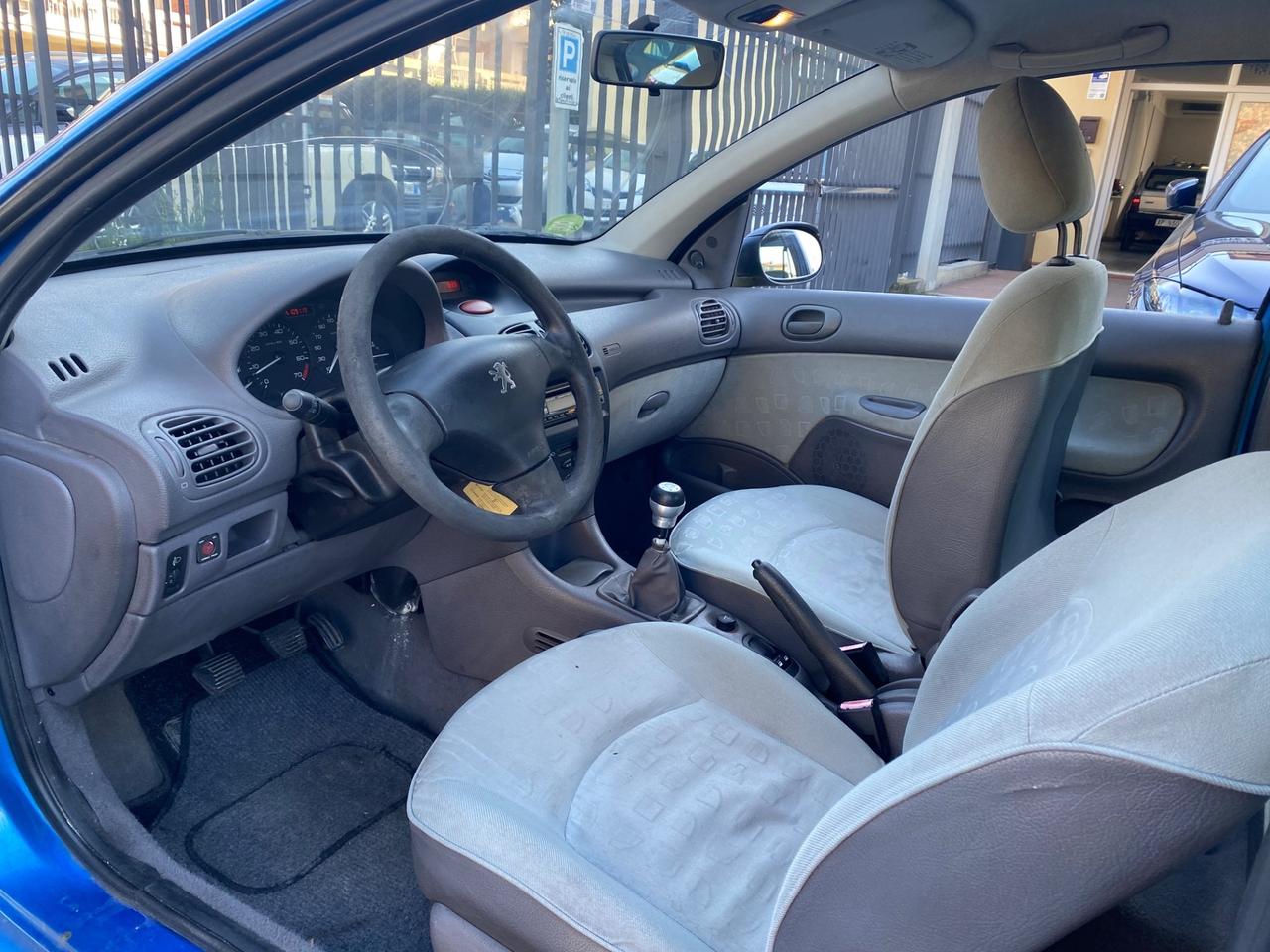 Peugeot 206 1.1 5p. XR