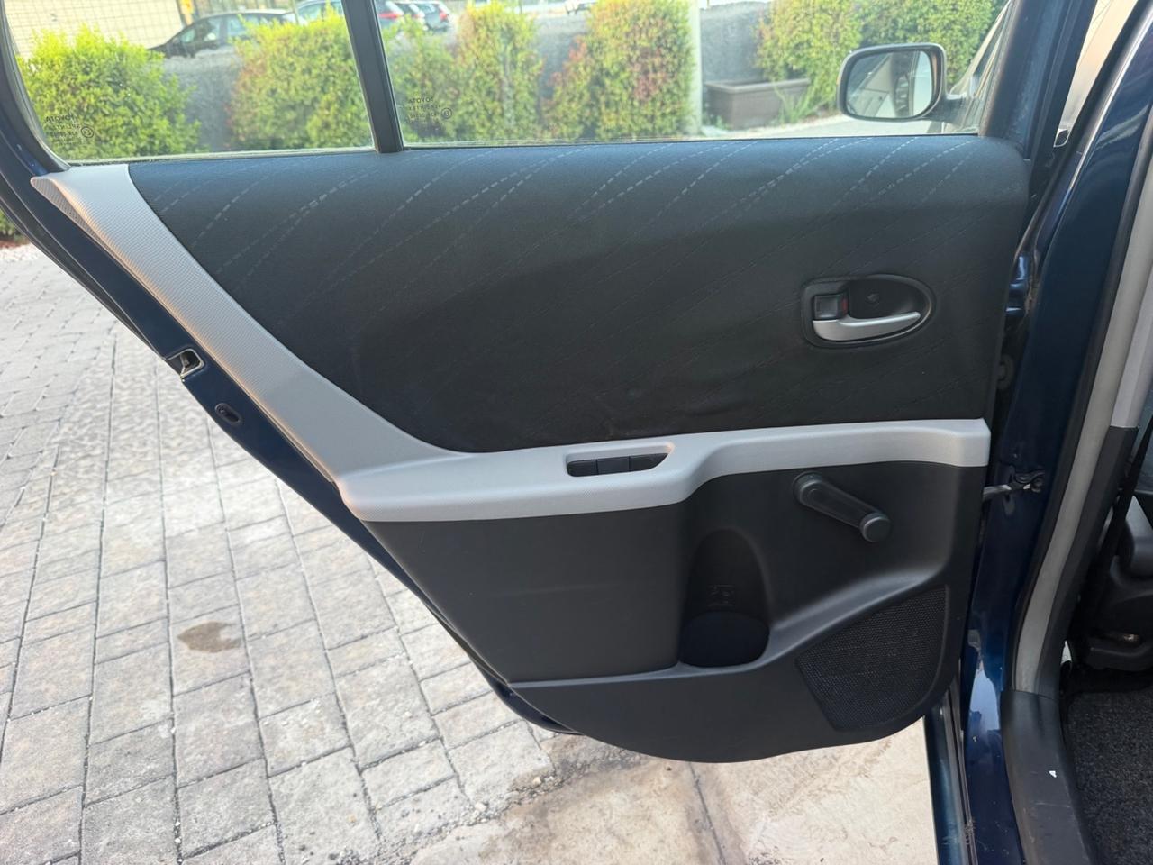Toyota Yaris 1.3 5 porte Navi