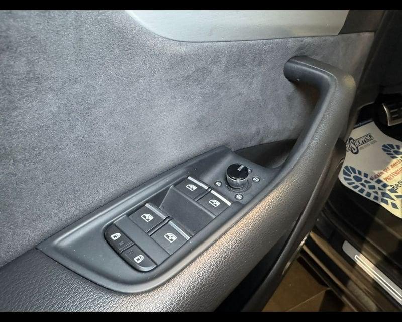 Audi Q8 50 TDI 286 CV quattro tiptronic Sport