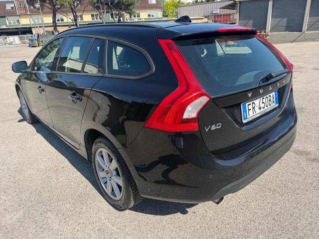 VOLVO V60 D2 1.6 Summum senza nessun lavoro da fare