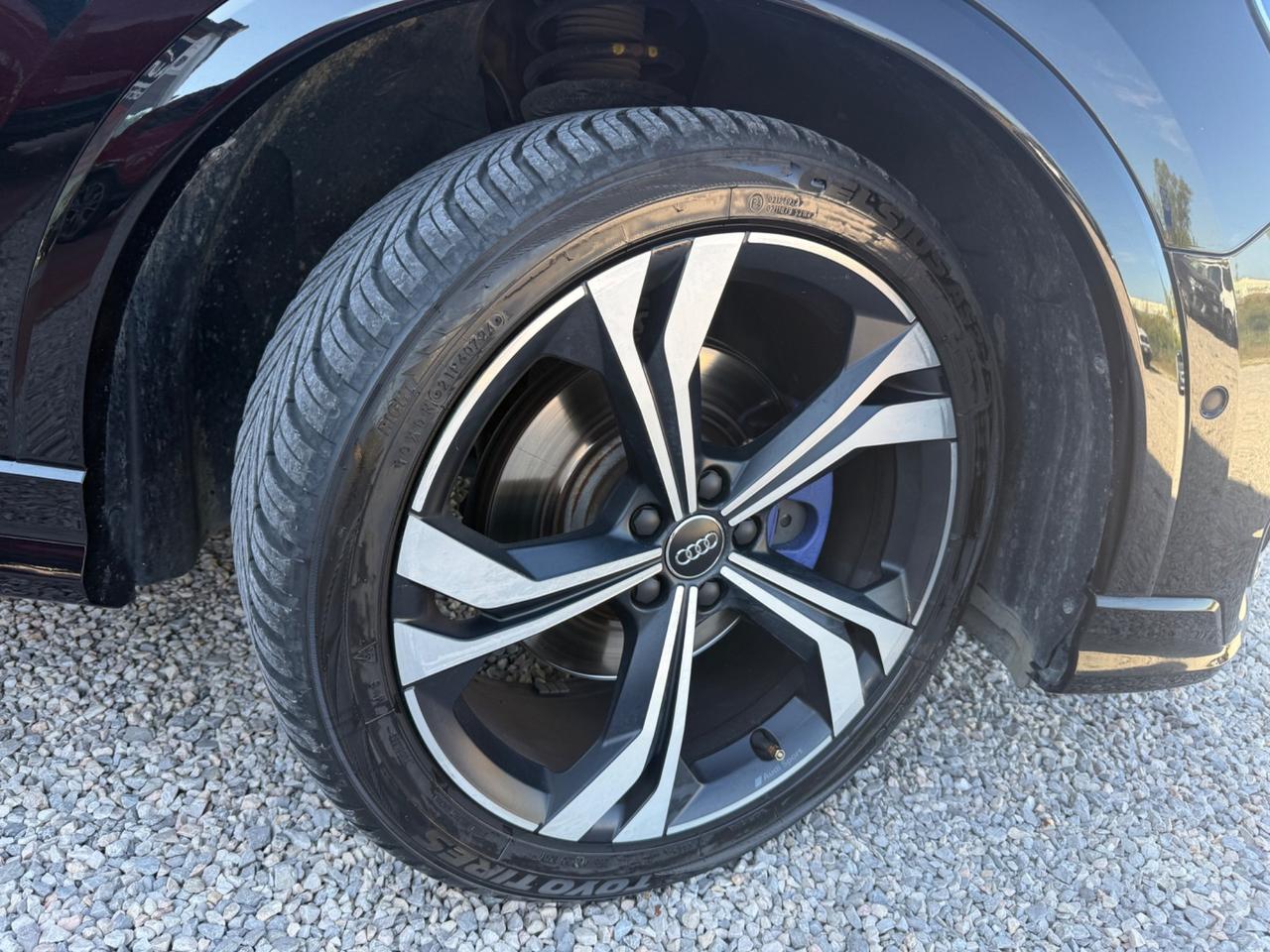 Audi Q3 RS SPB quattro S tronic