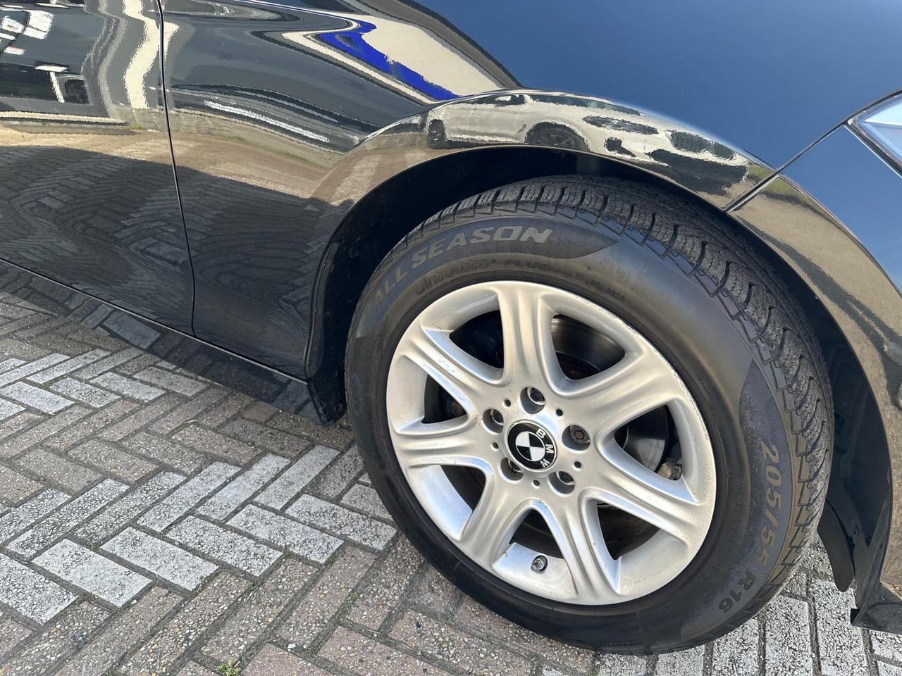 Bmw 116 116d 5p. Urban