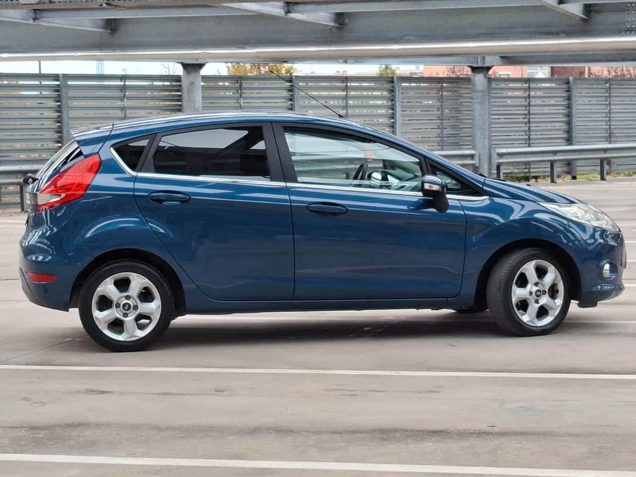 Ford Fiesta 1.4 TDCi 68CV 5 porte Titanium