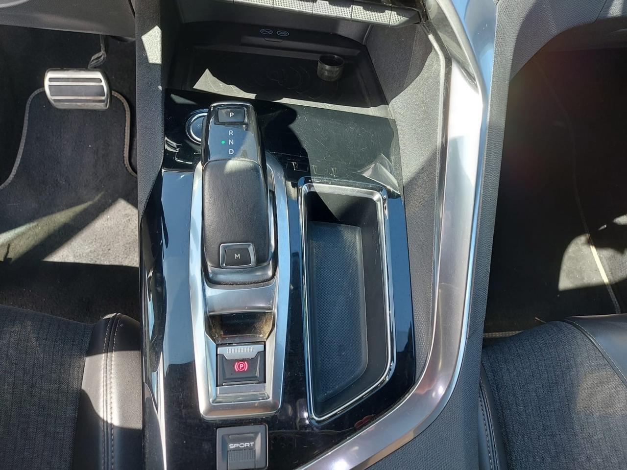 Peugeot 3008 “GTLINE” 1.5 hdi- cambio/aut-2018
