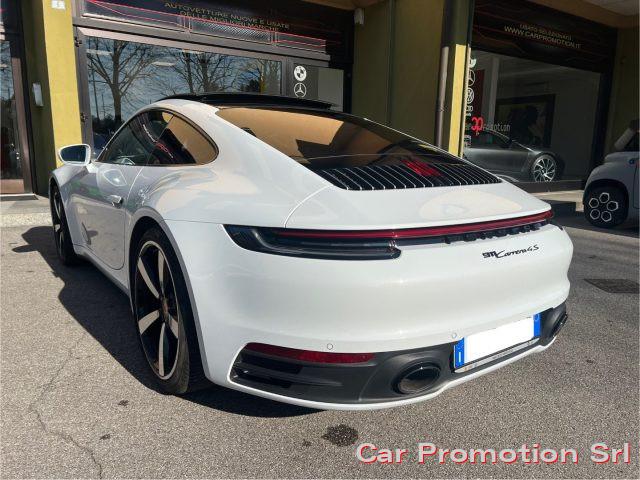 PORSCHE 992 Carrera 4S