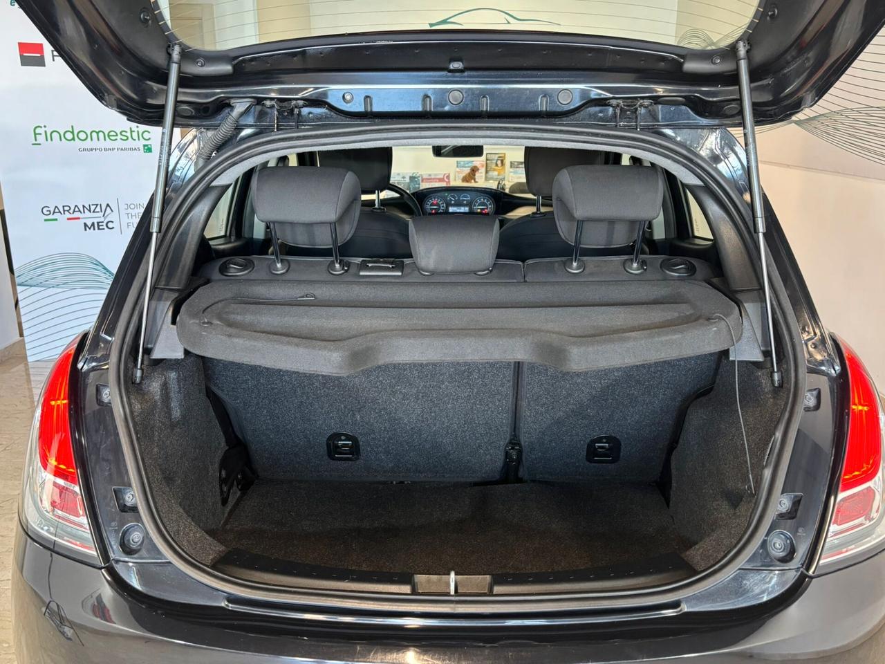 Lancia Ypsilon 1.0 Ibrido/Benzina 5 porte