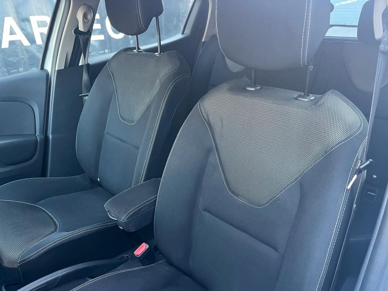 Renault Clio 1.2 BENZINA E GPL DI SERIE
