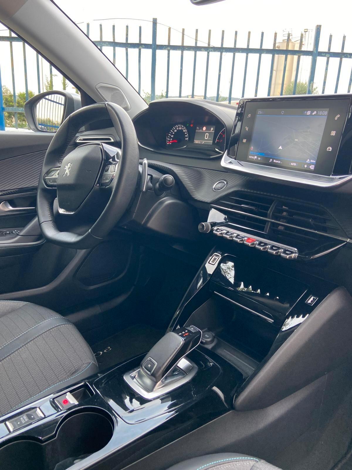 Peugeot 2008 BlueHDi 130 EAT8 ALLURE PACK