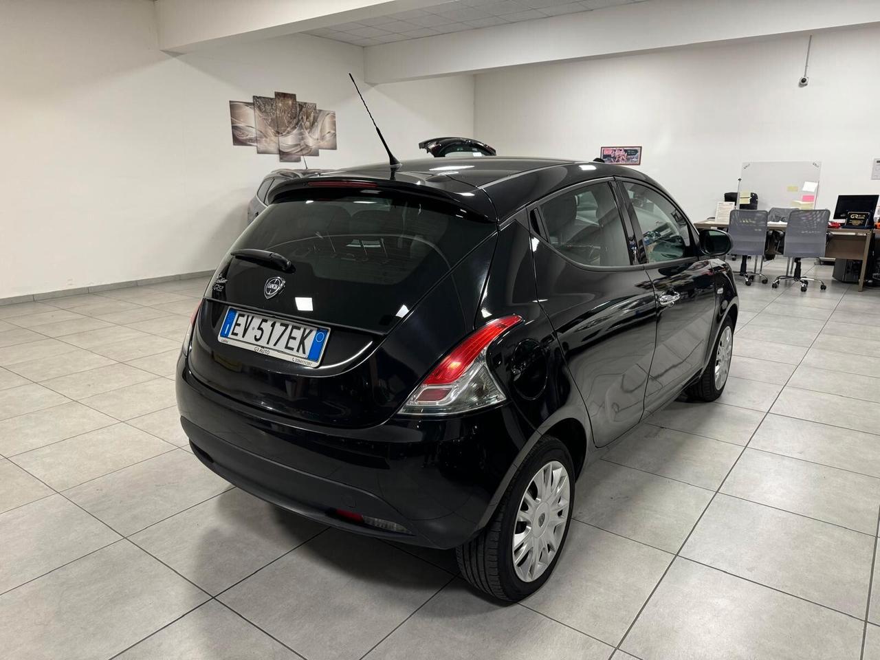 Lancia Ypsilon 1.2 BENZ NEOPATENTATI 2014