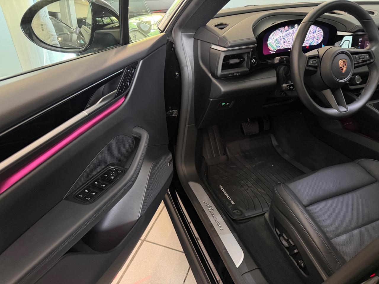 PORSCHE MACAN EV (2024) MACAN EV (120 KW)