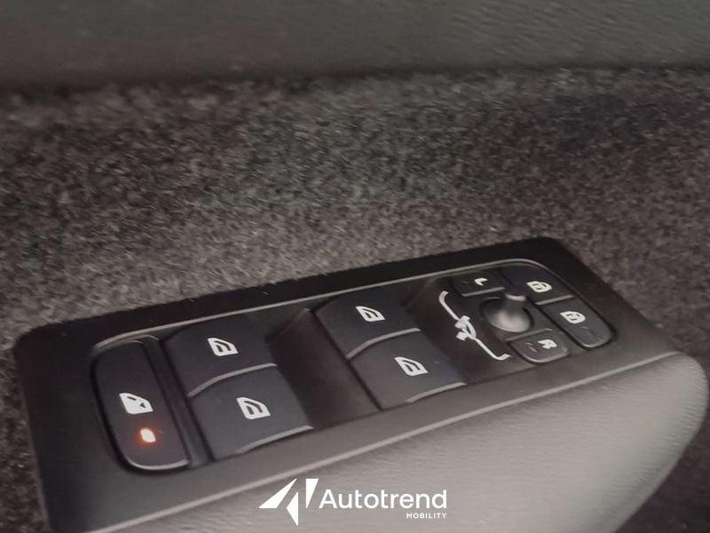 Volvo XC40 T2 129 CV Automatica LED Momentum Core N1 Autocarro