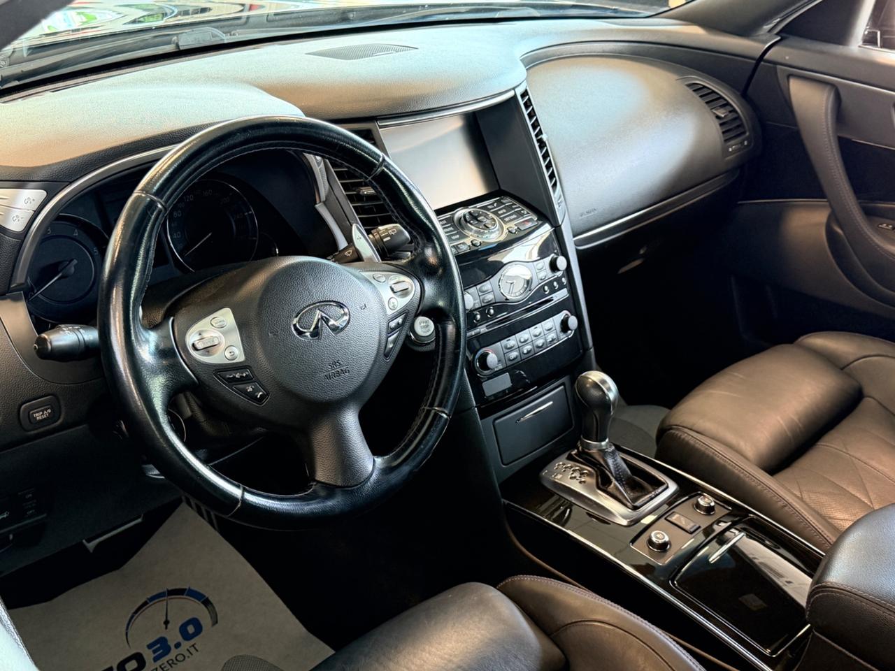 Infiniti QX70 3.0 diesel V6 AT S Premium