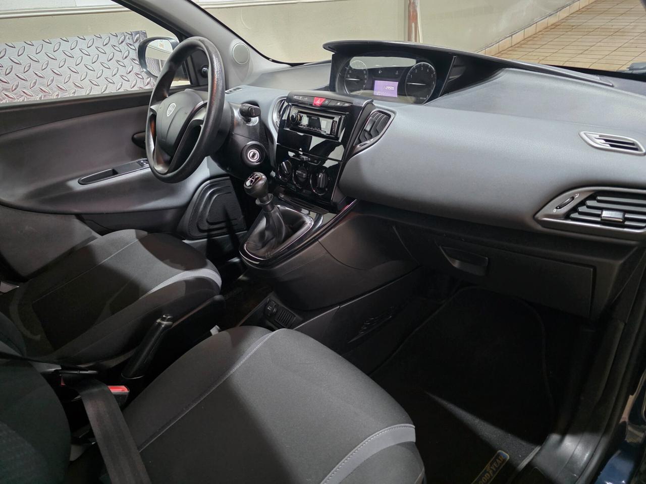 Lancia Ypsilon 1.2 69 CV 5 porte Gold