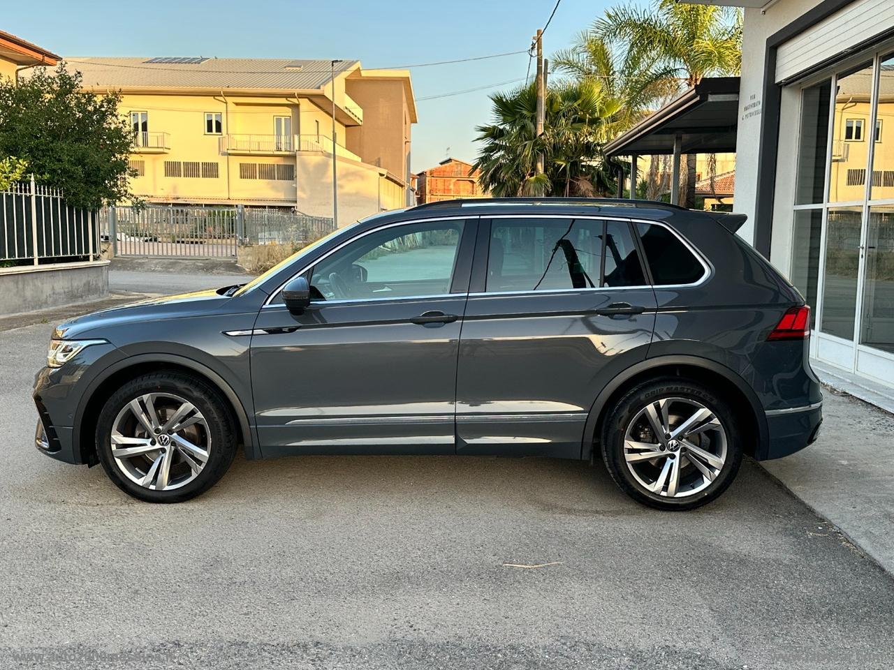 VOLKSWAGEN Tiguan 2.0 TDI 150CV SCR DSG R-Line