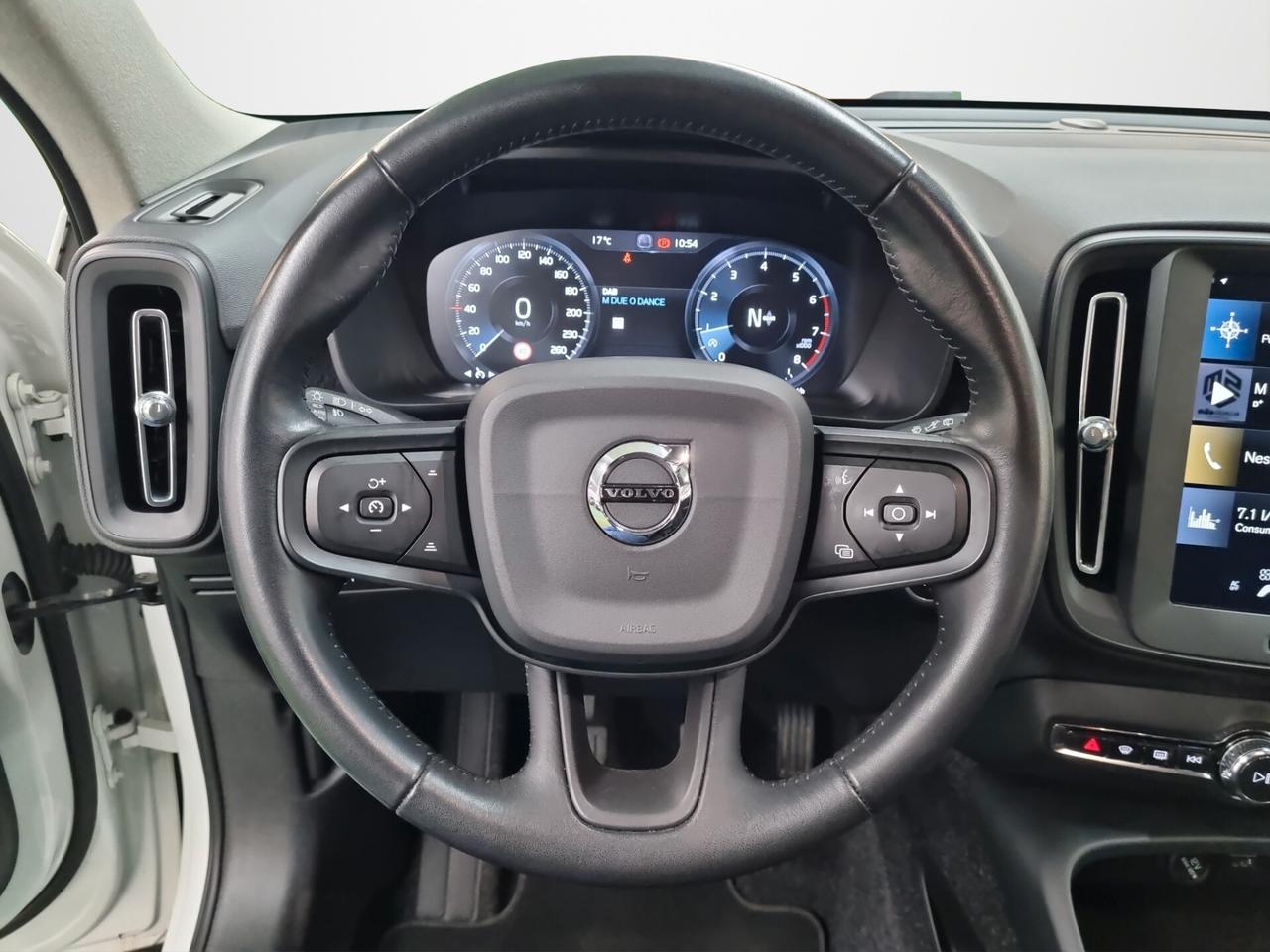 Volvo XC40 T2 Momentum Core